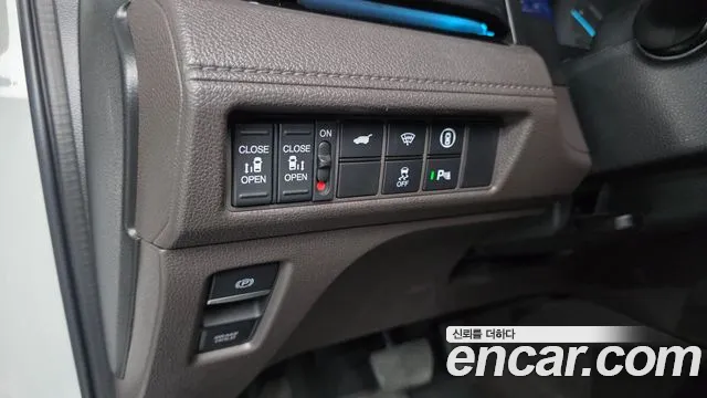 Honda Odyssey — Фото автомобиля 12