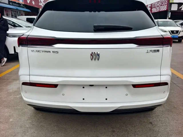Buick E5 — Фото автомобиля 15