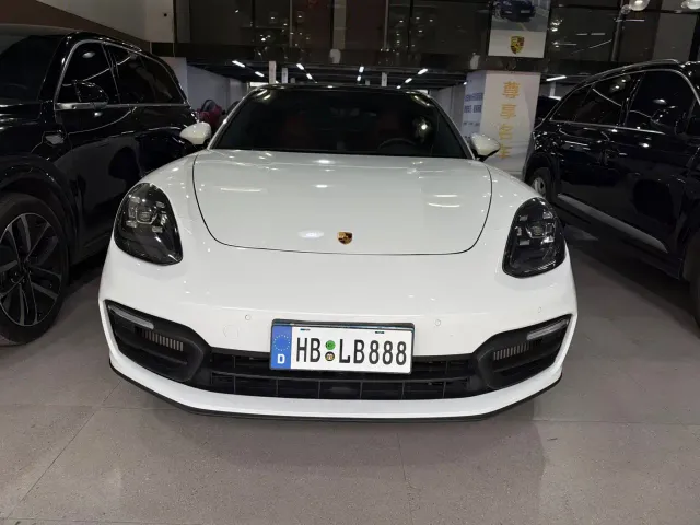Porsche Panamera — Фото автомобиля 2