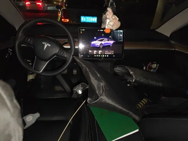Tesla Model 3 — Фото автомобиля 5