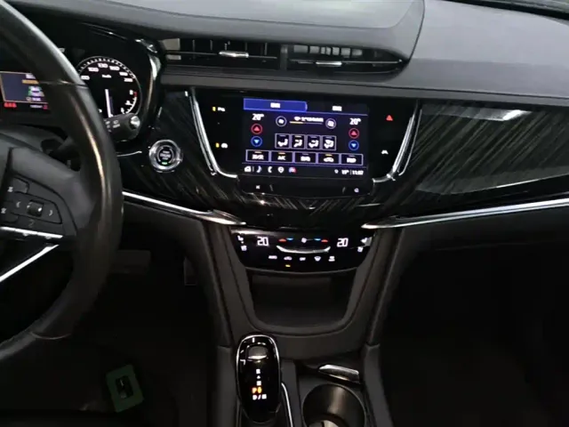 Cadillac XT6 — Фото автомобиля 12