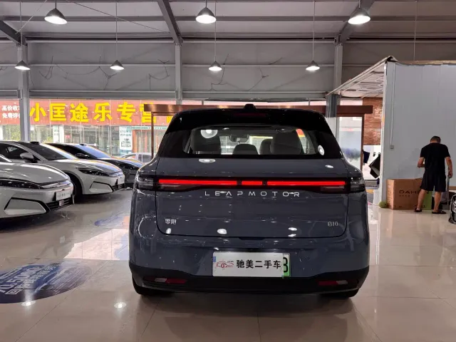 Leapmotor B10 — Фото автомобиля 6