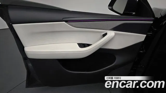 Tesla Model Y — Фото автомобиля 13