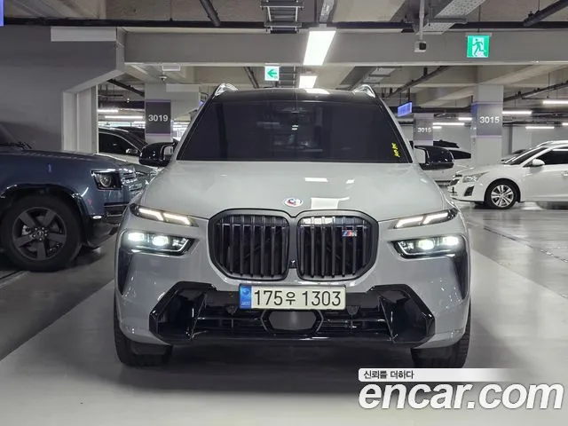 BMW X7 M60i xDrive First Edition 6 мест — Фото автомобиля 2
