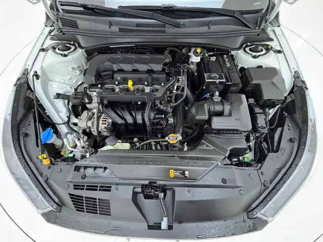 Hyundai Elantra — Фото автомобиля 30