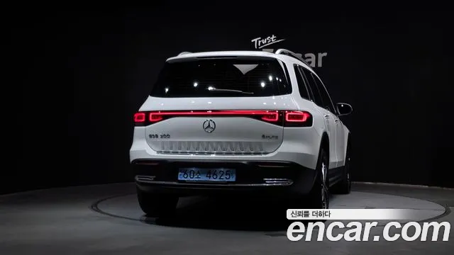 Mercedes-Benz EQB X243 — Фото автомобиля 4