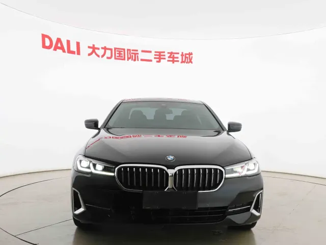 BMW 5 Series — Фото автомобиля 2