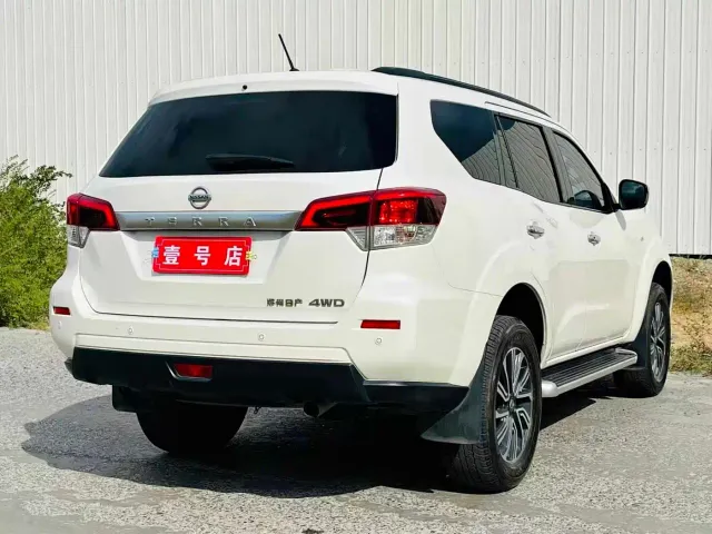 Nissan Terra — Фото автомобиля 6