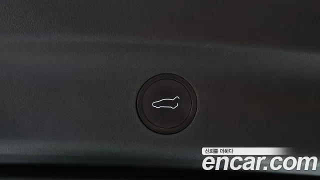 Tesla Model Y — Фото автомобиля 27