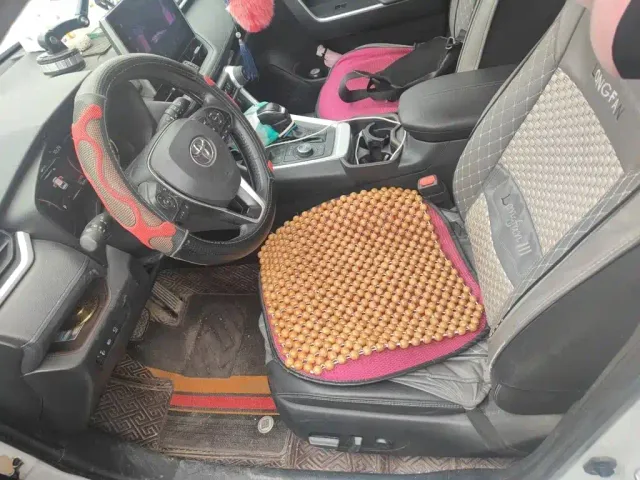 Toyota RAV4 — Фото автомобиля 11