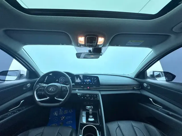 Hyundai Elantra — Фото автомобиля 11