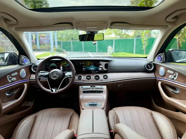 Mercedes-Benz E-Class — Фото автомобиля 5