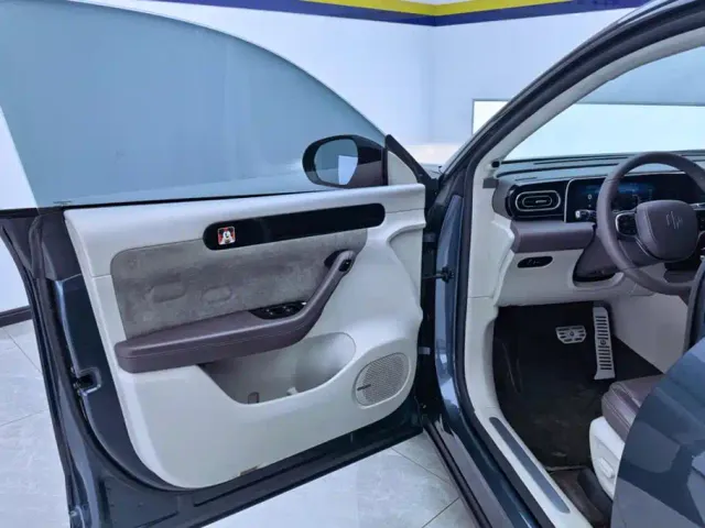 Leapmotor C11 — Фото автомобиля 7