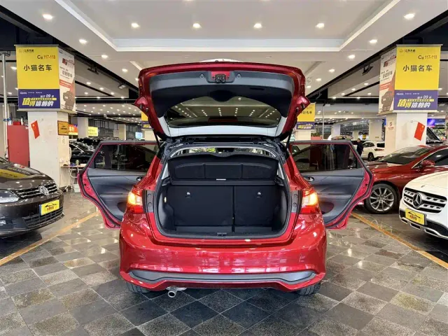 Nissan Tiida — Фото автомобиля 29