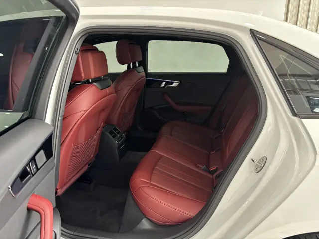 Audi A4L — Фото автомобиля 23