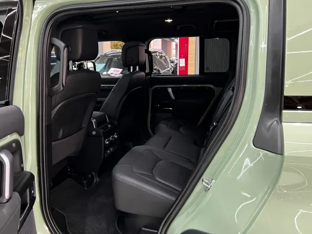 Land Rover Land Rover Defender 2023 110 3.0T P400 75th Anniversary Legend Edition — Фото автомобиля 11