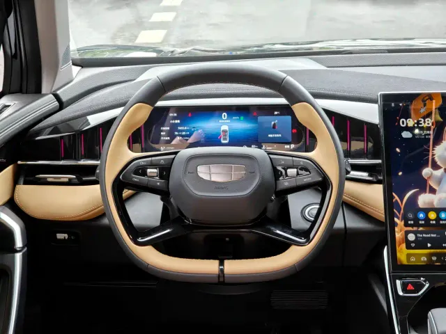 Geely Boyue L — Фото автомобиля 11