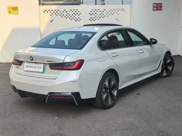 BMW i3 — Фото автомобиля 4