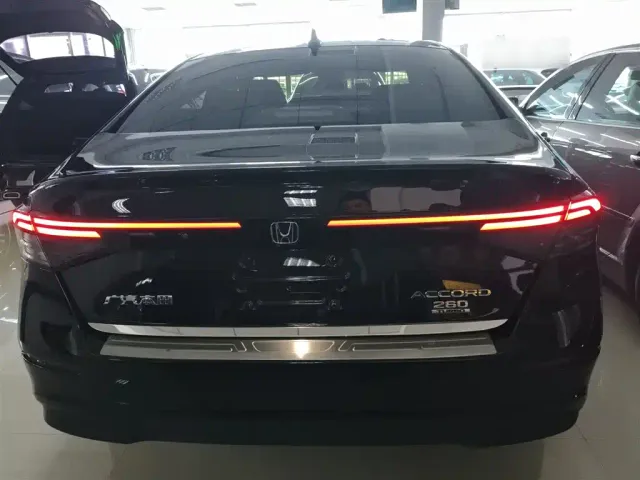 Honda Accord — Фото автомобиля 21