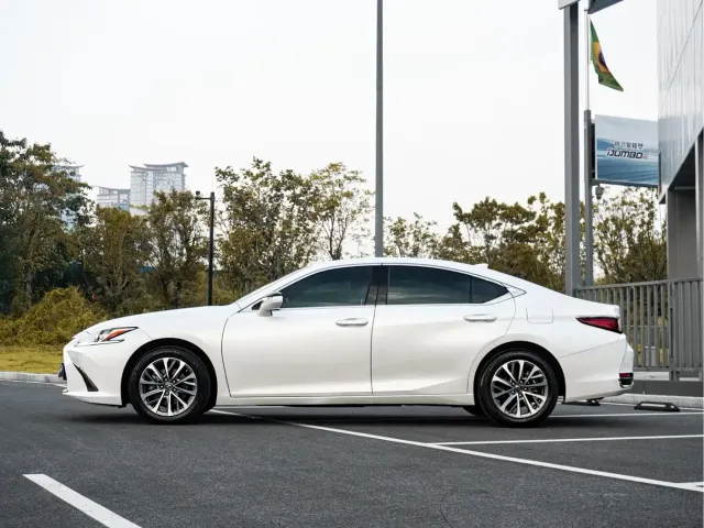 Lexus Lexus ES 2024 200 Premium Edition — Фото автомобиля 4