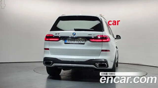 BMW X7 — Фото автомобиля 4