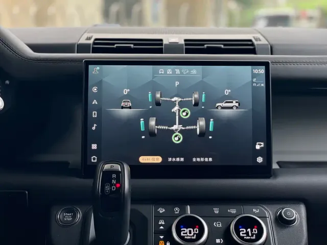 Land Rover Defender — Фото автомобиля 15