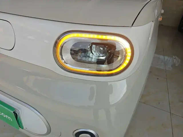 Wuling Hongguang Mini EV — Фото автомобиля 23