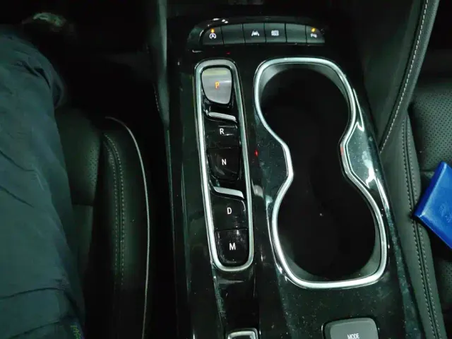Buick Envision Plus — Фото автомобиля 16