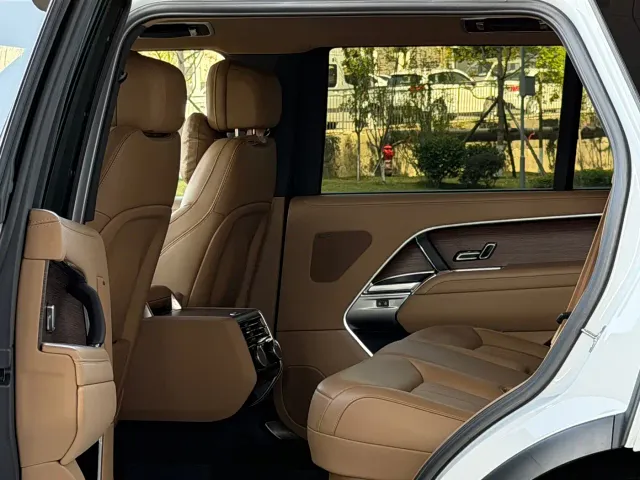 Land Rover Range Rover — Фото автомобиля 11