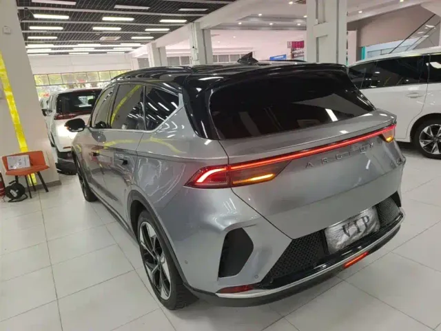 Arcfox Alpha T — Фото автомобиля 3