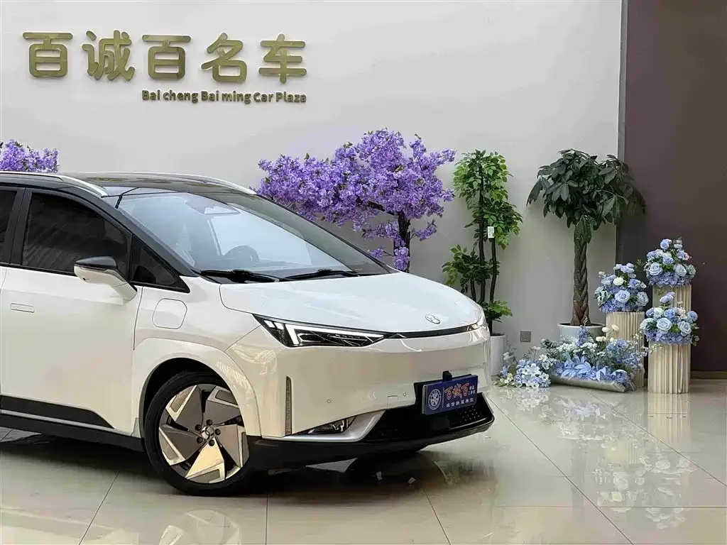 Hycan Auto Hycan Z03 2022 Model 620km Trendy Smart Edition 160kW 76.8kWh — Фото автомобиля 4