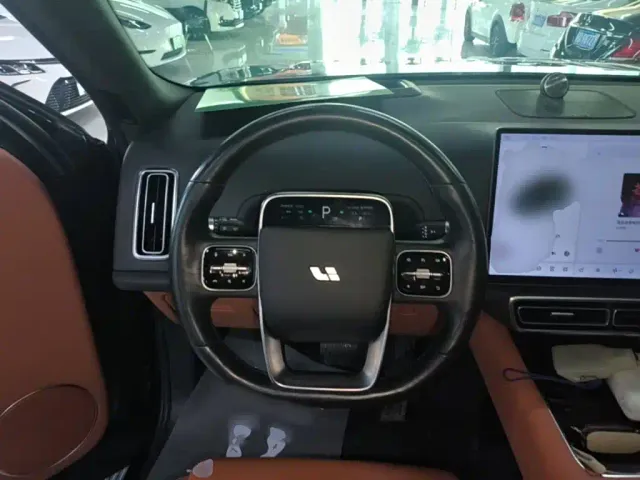 Li Auto L8 — Фото автомобиля 6