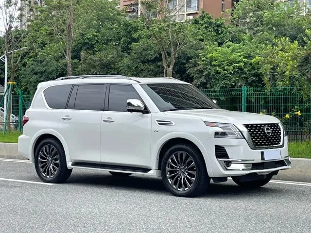 Nissan Patrol — Фото автомобиля 3
