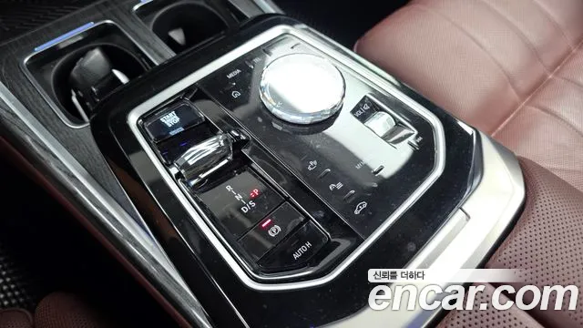 BMW 7-Series — Фото автомобиля 9