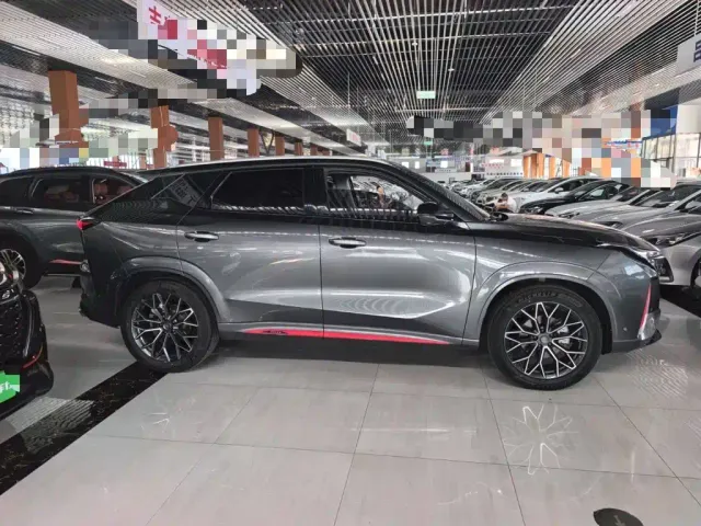 Changan Z6 — Фото автомобиля 10
