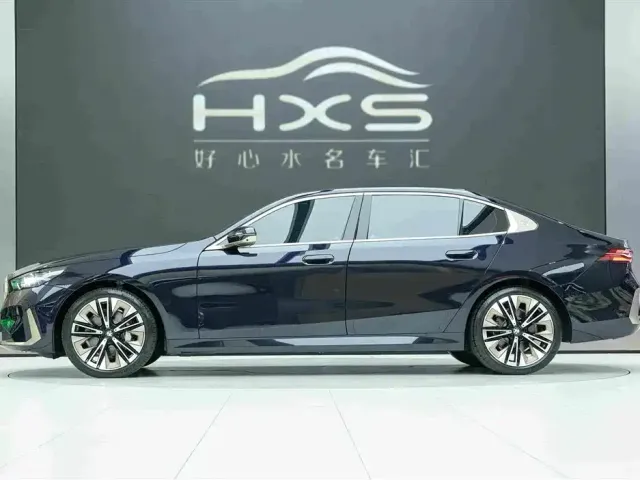BMW 5 Series — Фото автомобиля 4