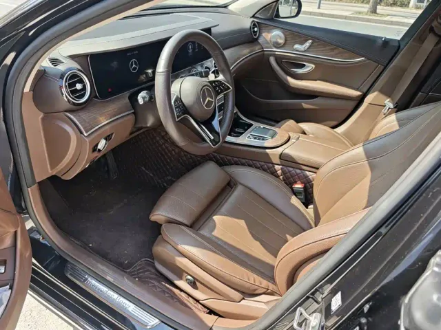 Mercedes-Benz E-Class — Фото автомобиля 6