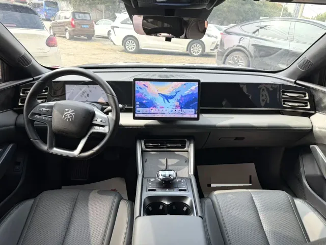 BYD Qin L — Фото автомобиля 8