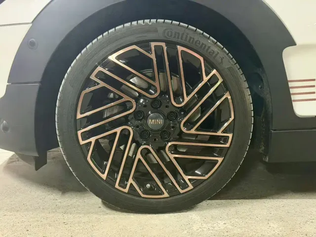 MINI Clubman — Фото автомобиля 9