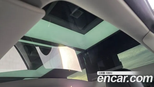 Tesla Model Y — Фото автомобиля 19