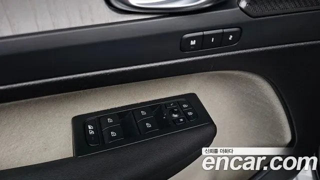 Volvo XC40 — Фото автомобиля 30
