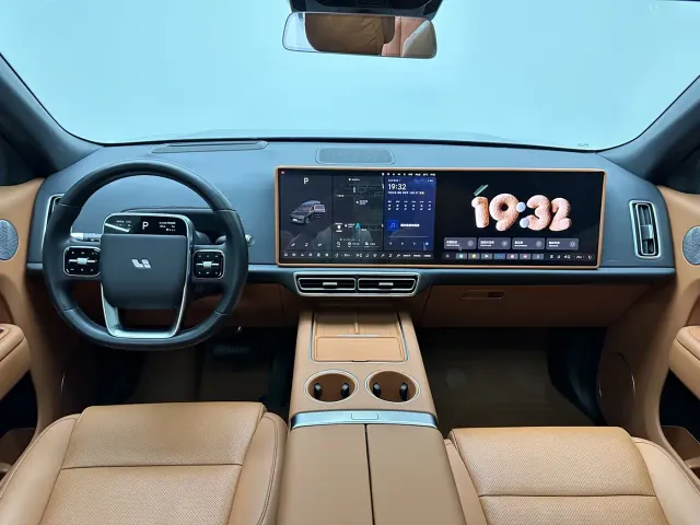 Li Auto L9 — Фото автомобиля 14