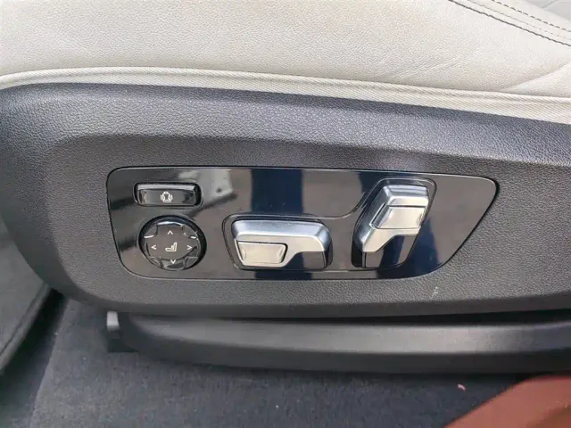 BMW XM — Фото автомобиля 10