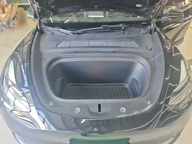Tesla Model Y — Фото автомобиля 15