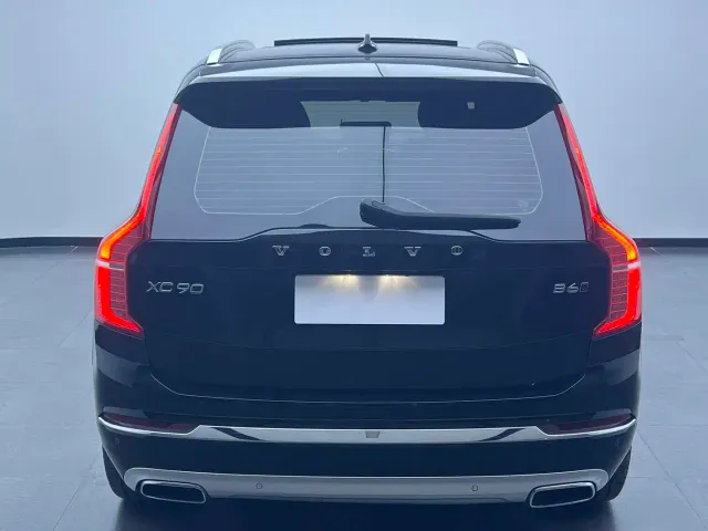 Volvo XC90 — Фото автомобиля 5