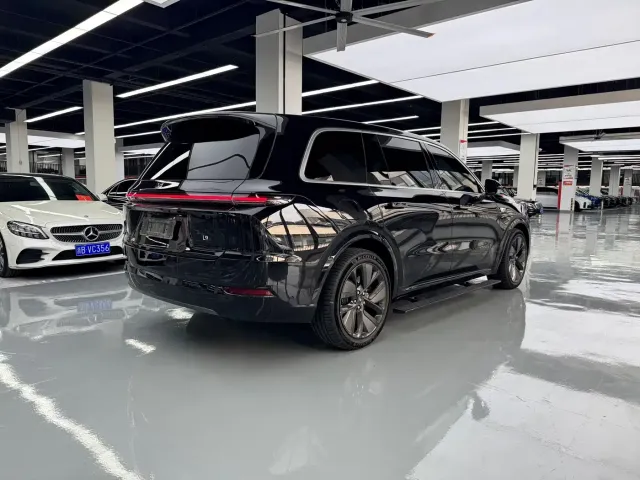 Li Auto L9 — Фото автомобиля 12