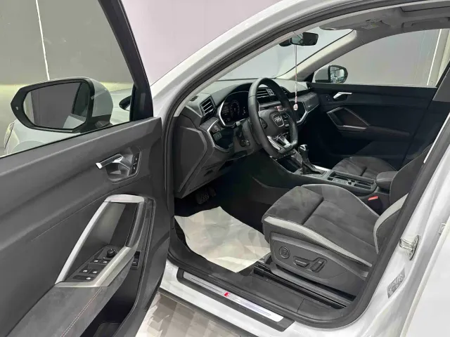 Audi Q3 — Фото автомобиля 10