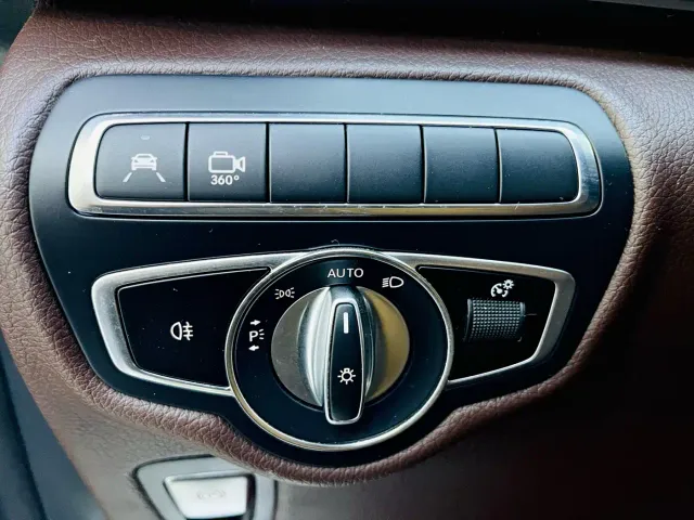 Mercedes-Benz V-Class — Фото автомобиля 20