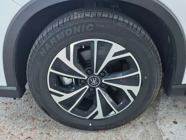 BYD Song Pro — Фото автомобиля 2