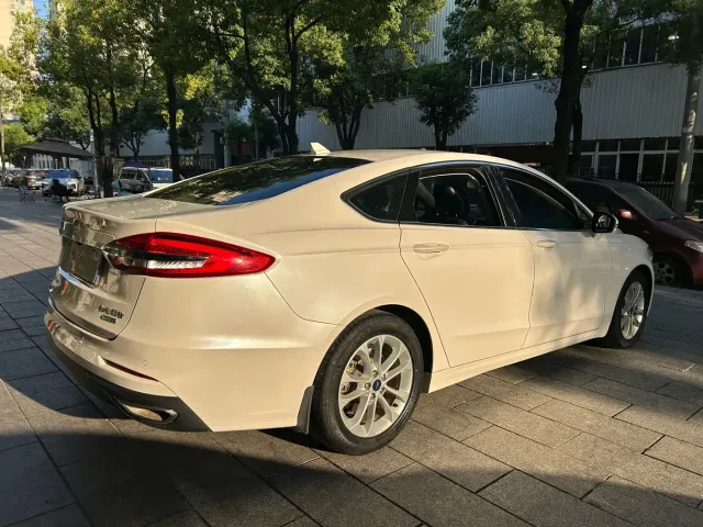 Ford Mondeo — Фото автомобиля 15